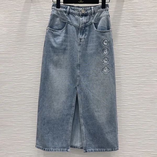 流行り廃りのないバカンスから普段使いまでココビーチ シャネル デニムスカート 偽物 cc257262