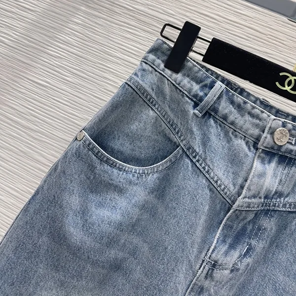 流行り廃りのないバカンスから普段使いまでココビーチ シャネル デニムスカート 偽物 cc257262