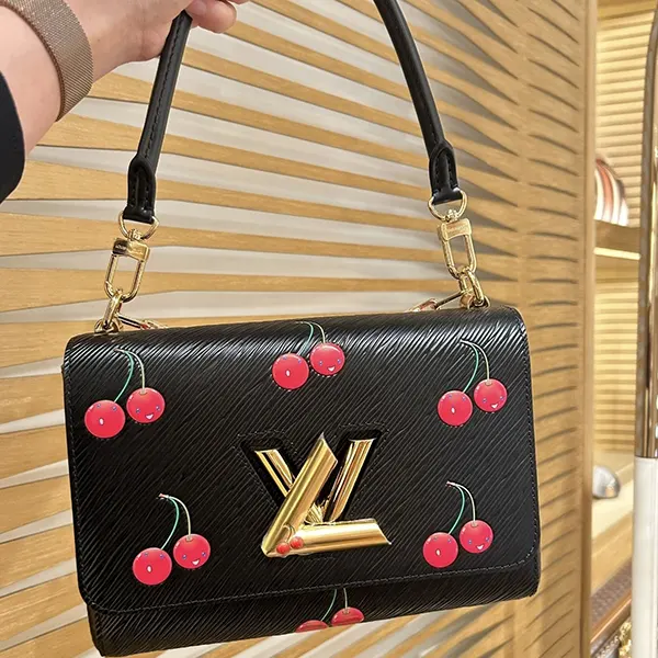 ルイヴィトン LV × TM ツイスト MM ブラック M14094