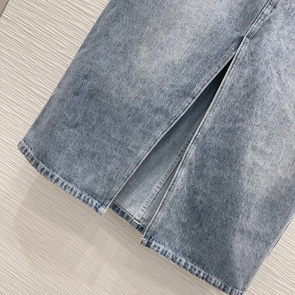 流行り廃りのないバカンスから普段使いまでココビーチ シャネル デニムスカート 偽物 cc257262
