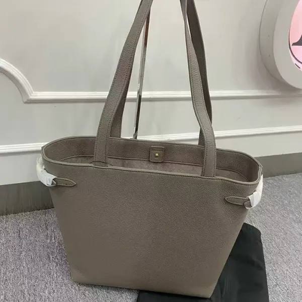 セリーヌ スモールカバ アナイス キュイルトリオンフ 118233ENY