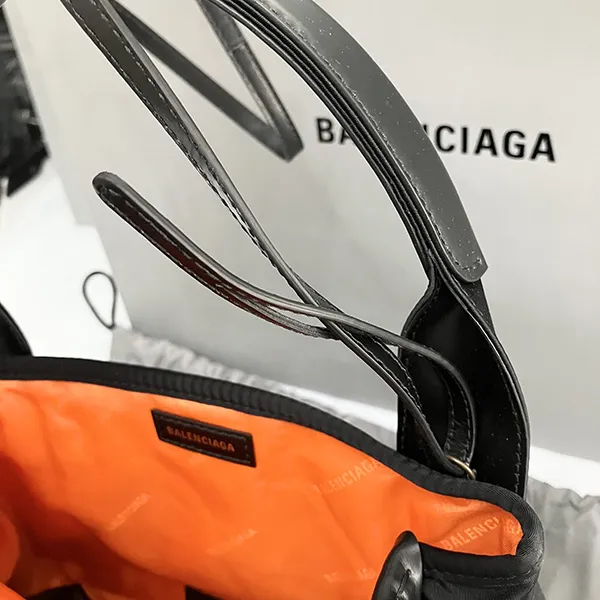 バレンシアガ NAVY CABAS XSサイズ ナイロン トートバッグ 偽物 390346 210K4 1090
