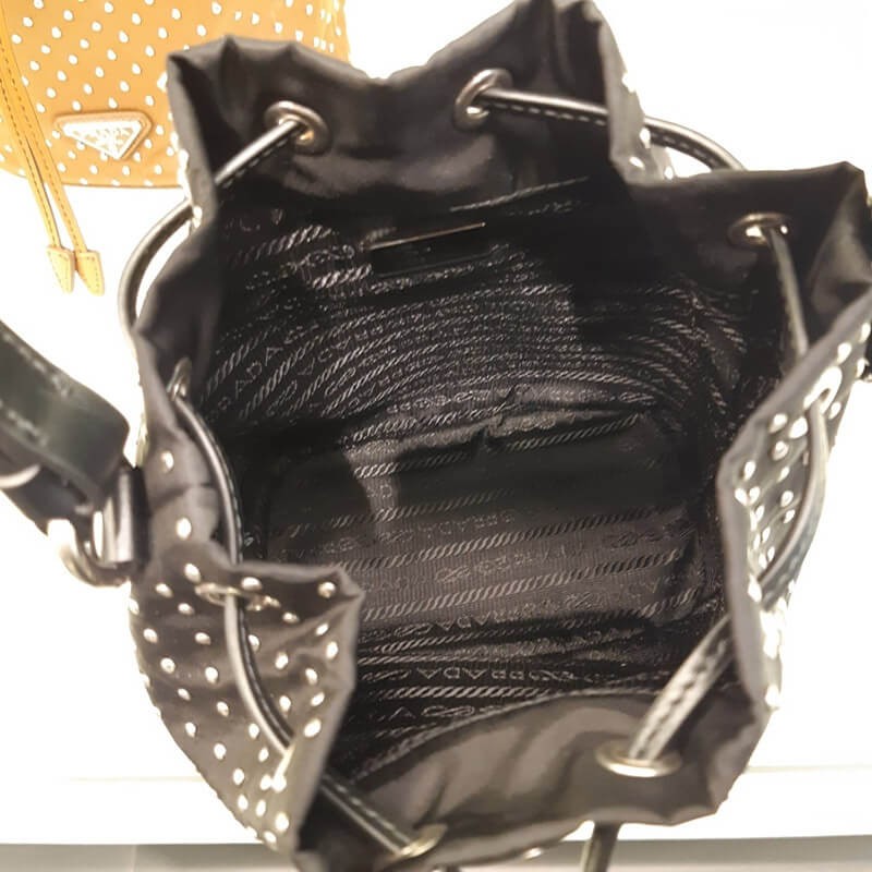 プラダ Re-Nylon スタッズミニバッグ スタッズ付 3WAY 全4色 1BE067