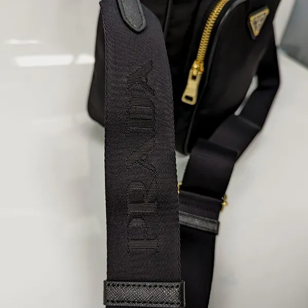 プラダ ポコノポケット トートバッグ 偽物 1BG308