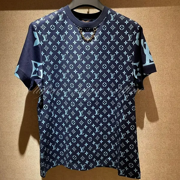 【LV好きにピッタリの1枚♪】ルイヴィトン モノグラム Tシャツ 偽物 1AA9W3