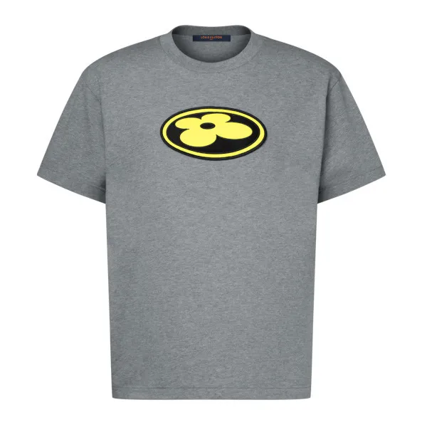 【光沢感のあるサテンパッチ】ルイヴィトン 偽物☆グラフィックパッチTシャツ 1AIMMD
