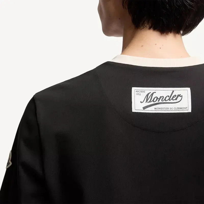モンクレール ロゴ コットンピケ Vネック Tシャツ レプリカ 2色 mk20250805