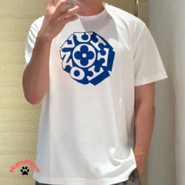 大人気定番☆メンズ*LV*ブルーブ ルイヴィトン コピー ロックロゴ ホワイト Tシャツ 半袖 1AIML