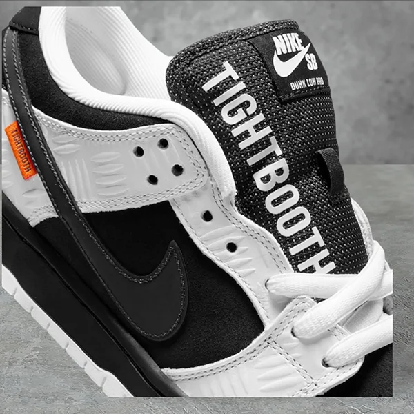 TIGHTBOOTH  偽物 ナイキ SB ダンク Low Pro QS "Black and White"FD2629-100