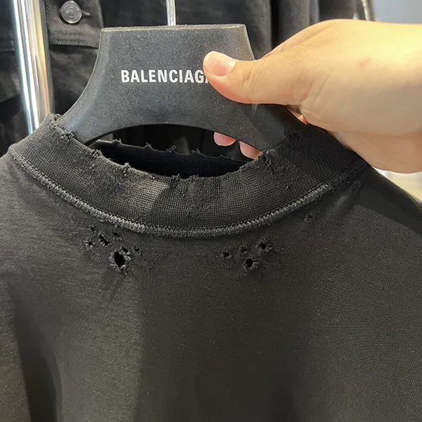 【バレンシアガ】Inside Out ヴィンテージ風 Tシャツ 偽物 787358 TQVG1 1569
