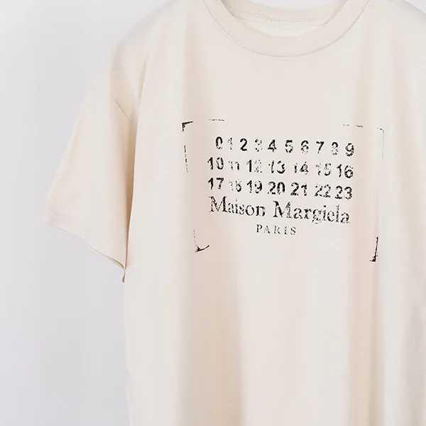 メゾンマルジェラ スタンプロゴ Tシャツ 偽物 S51GC0534S24575