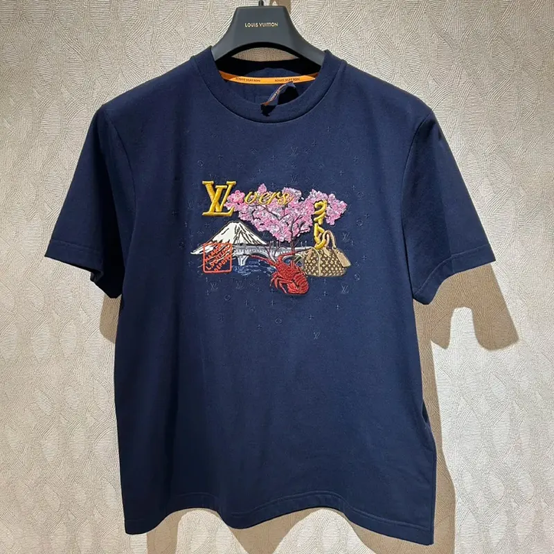 【限定コラボ☆】ルイヴィトン ロゴ刺繍エンブロイダリーTシャツ フェイク 1AIMKT