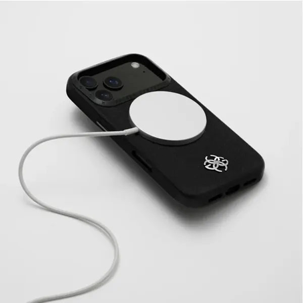 ゴールドコンセプト 偽物 iPhone 17ケース サフィアーノレザーロゴ gd20250903