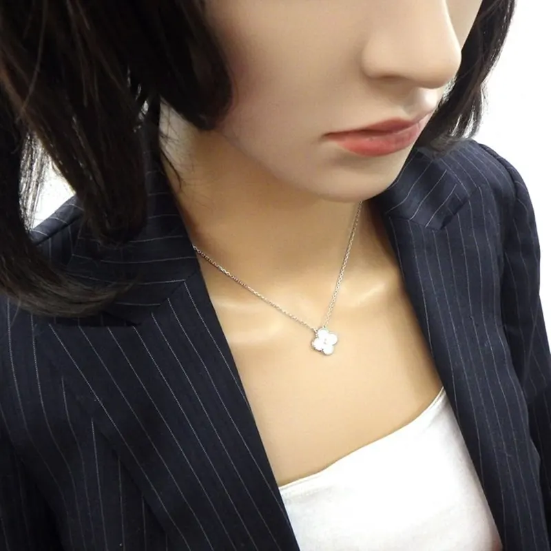 ヴァンクリーフ ホリデー 2009 限定モデル ホワイト シェル 1ポイント ダイヤモンド 偽物 fk1321444