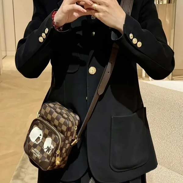 【NIGOコラボ☆】ルイヴィトン アマゾン 偽物 クロスボディ N40768