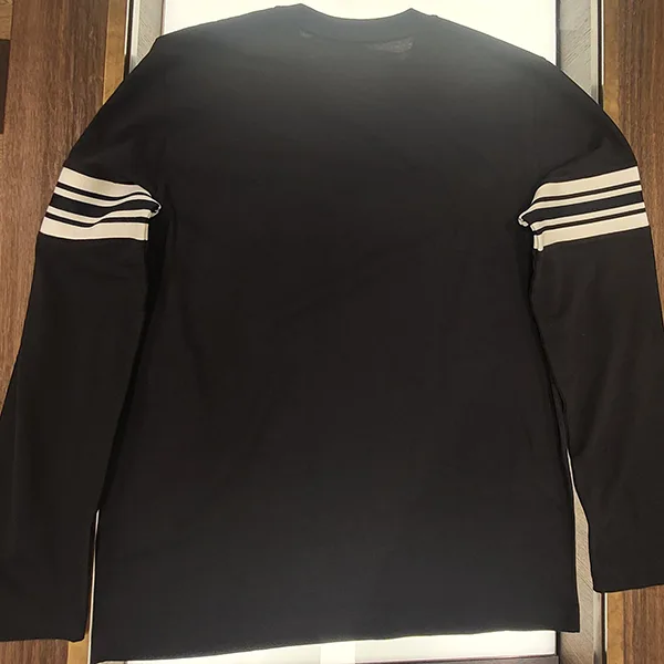 モンクレール パチモン Mパッチ付きロンTシャツ K20918D0000589AYY999