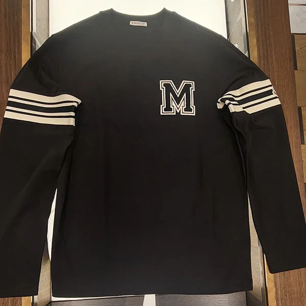 モンクレール パチモン Mパッチ付きロンTシャツ K20918D0000589AYY999