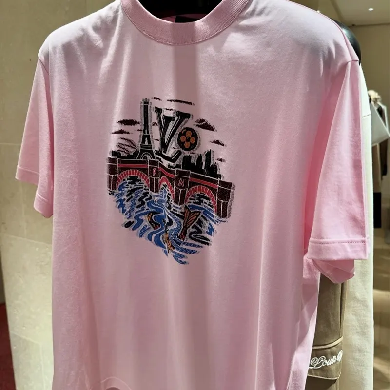 注目度NO.1ルイヴィトン シティスタンプジャカード Tシャツ パロディ 1AIMMM