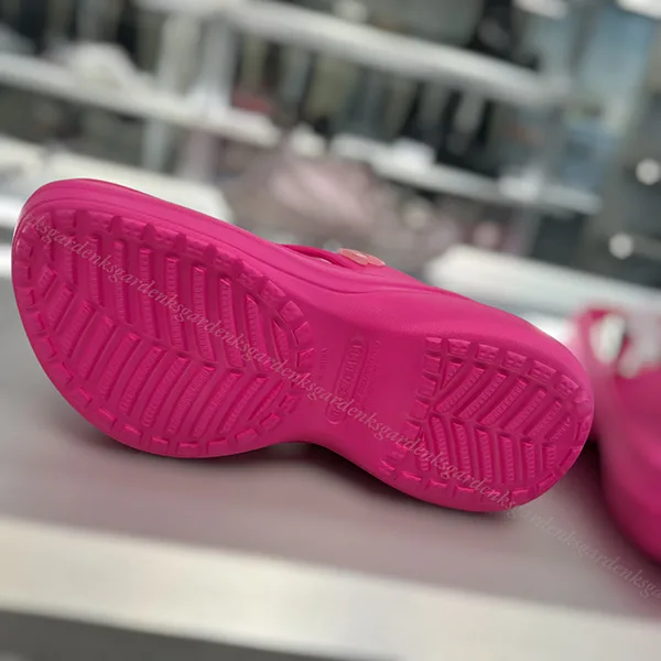 限定コラボ！バレンシアガ CROCS トング 偽物 JIBBITZ