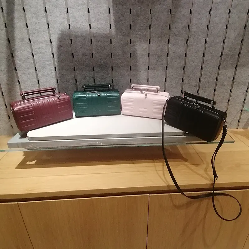 早い者勝ち並行輸入品 リモワ レザー 2WAY グルーヴ クロスボディバッグ スモール 5色 rmw521414