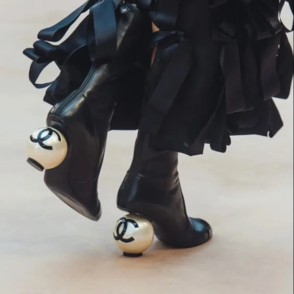 bagff.ruおすすめ【シャネル パロディ】パールデザイン☆ヒールブーツ G46776 B22203