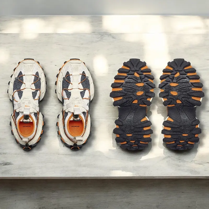 入手困難品！バレンシアガ スーパーコピー Hike Sneaker スニーカー 送料込