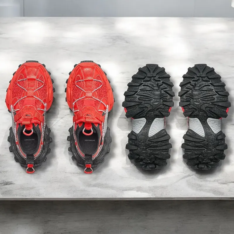 入手困難品！バレンシアガ スーパーコピー Hike Sneaker スニーカー 送料込