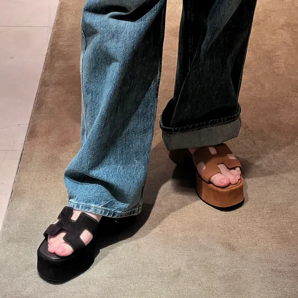 使い勝手の上手☆【魅せる脚長効果】エルメス ジャム 7.5cm 厚底サンダル コピー H242124Z 02370