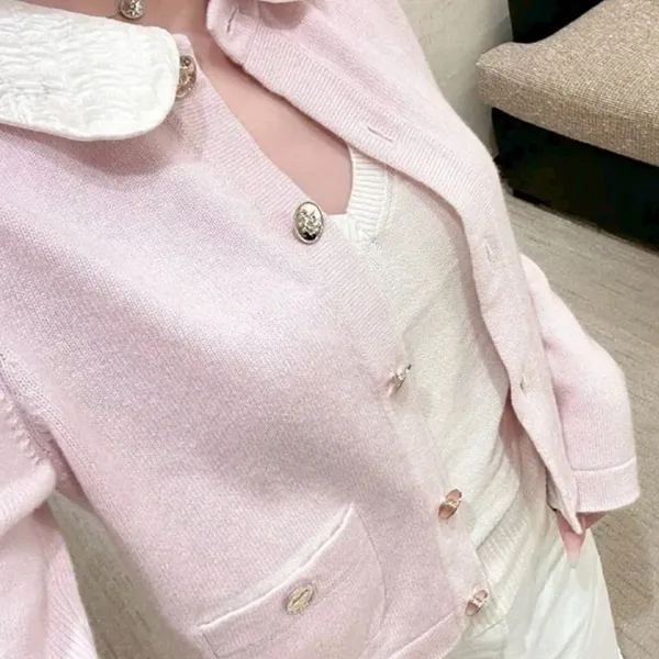 男女兼用◆クラシカルな襟が可愛い シャネル カーディガン コピー 25B 長袖 トップス P80139 K11594 94305