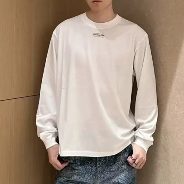 流行り廃りのない【シンプルで使える】ディオール Paris ロング Tシャツ 543J609A0847