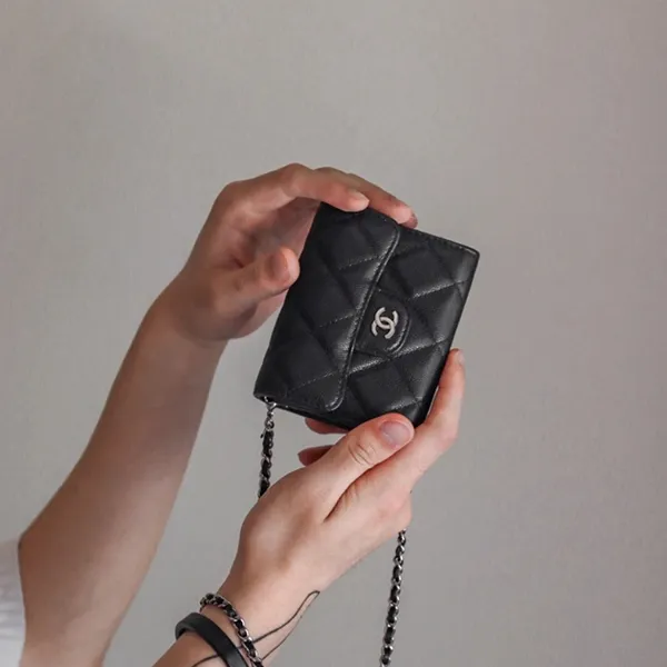 新作 2025【超大人気な名品】シャネル チェーンクラッチ 偽物 ミニ財布 AP0238-B10583-C3906