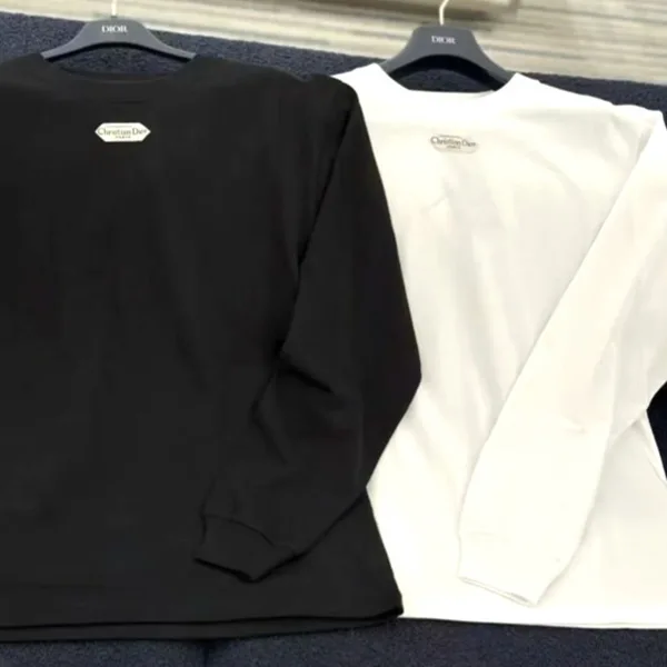 流行り廃りのない【シンプルで使える】ディオール Paris ロング Tシャツ 543J609A0847